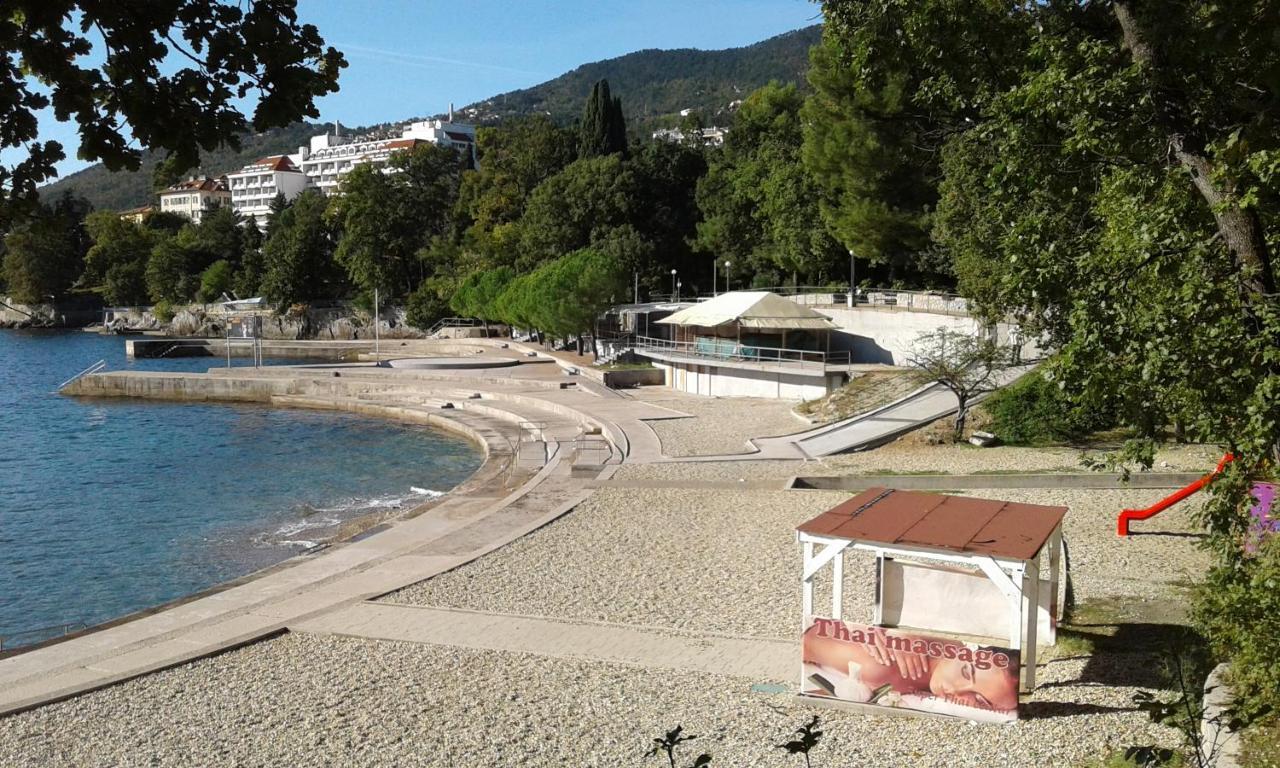 Apartman Violeta Lovran Exterior foto